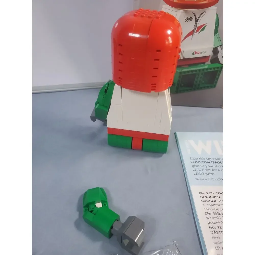 LEGO 40819 Up-Scaled Racing Driver Minifigure Built Complete Box Manual